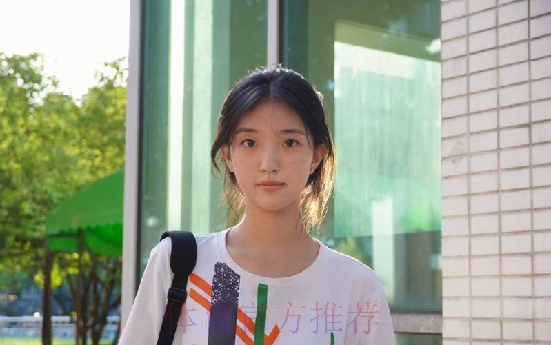 亲密互动，广东19岁王洪泽恋情曝光，女友可爱，体育生，杜锋祝福